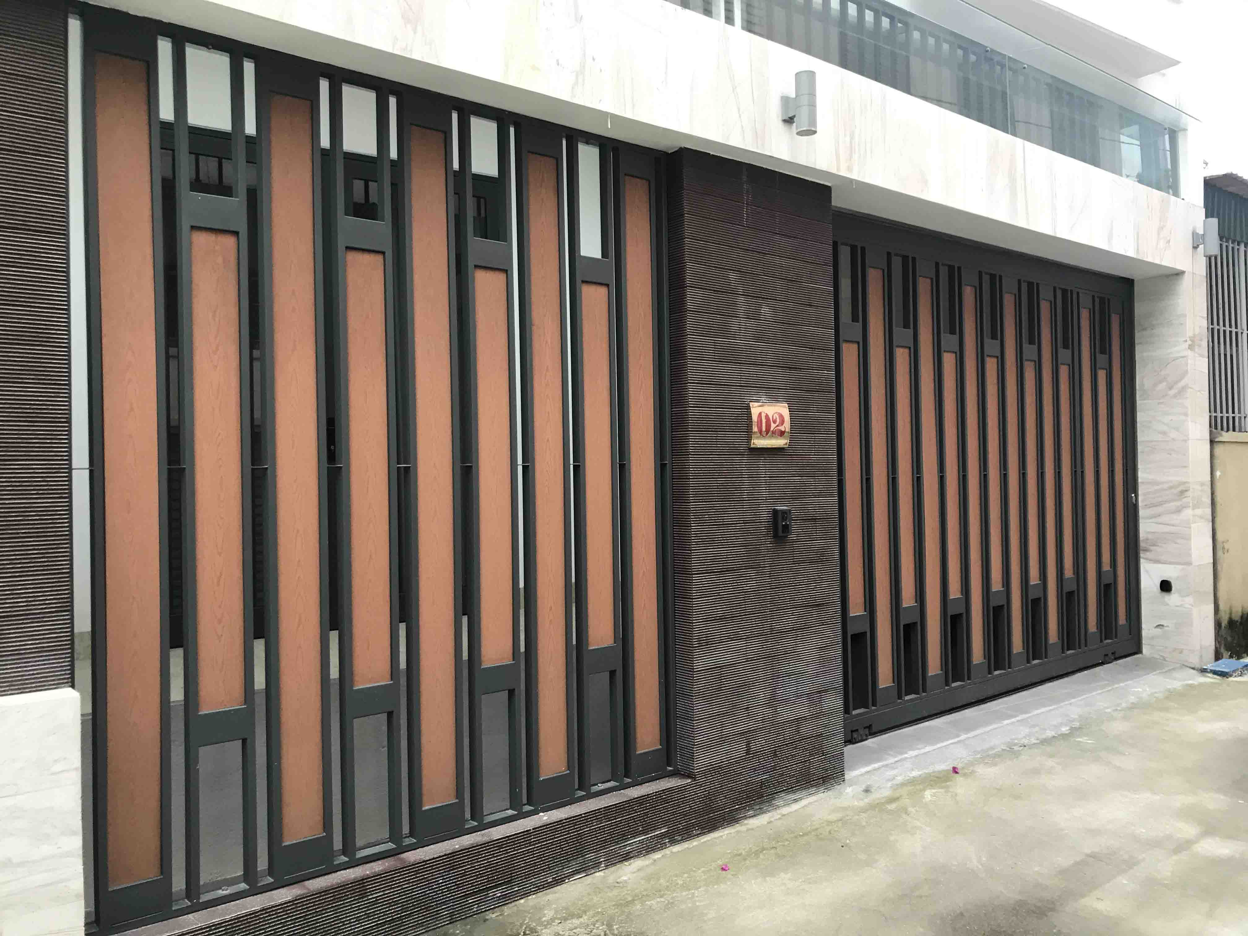 Cổng gỗ nhựa ngoài trời là gì? Mọi thứ bạn cần biết Mau Cong Go Nhua Dep Cho Nha Pho